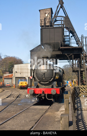 Unter den Kohle-Trichter in Grosmont, North Yorkshire Moors Railway Dampflok Stockfoto