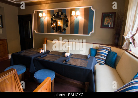 Englische Pub Restaurant Interieur mit gemütlichen Pub Grub Dorfatmosphäre Stockfoto