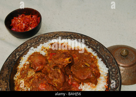 Rogan Josh ist ein aromatischer Hammelfleisch Curry von Lamm oder Ziege, zubereitet mit frischen indischen Gewürzen und rotem Curry kalt gemacht Stockfoto