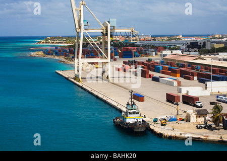 Stadt von Oranjestad, Aruba, Caribbean; Container-Hafen Stockfoto