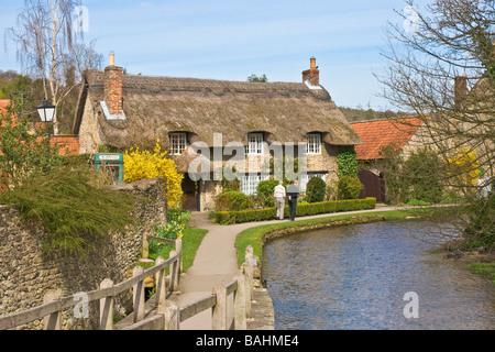 Reetdachhaus am Thornton-le-Dale in North Yorkshire, Großbritannien Stockfoto