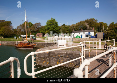 UK Gloucestershire Lydney Docks Hafen Fluss Lyd Schleusentore für die zweite größte Tidenhub Welten Stockfoto