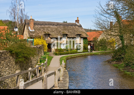 Reetdachhaus am Thornton-le-Dale in North Yorkshire, Großbritannien Stockfoto