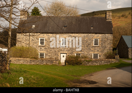 Eine alte traditionelle Naturstein-Welsh Hill Farm Bauernhof Strata Florida ländlichen Ceredigion Wales UK Stockfoto