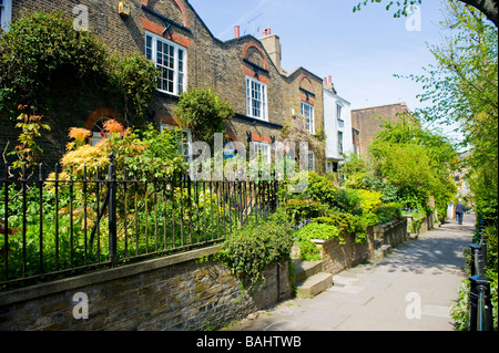 Frühling in Hampstead Dorf, malerischen alten Hütten & Gärten Flask Walk Stockfoto