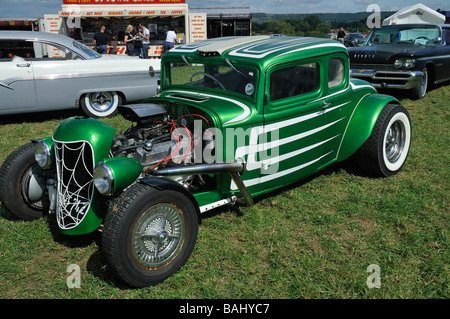 Benutzerdefinierte 1932 Ford Modell B 5 Fenster Coupe Street Rod mit Ford 1956 und 1959 Desoto Fireflite Stockfoto