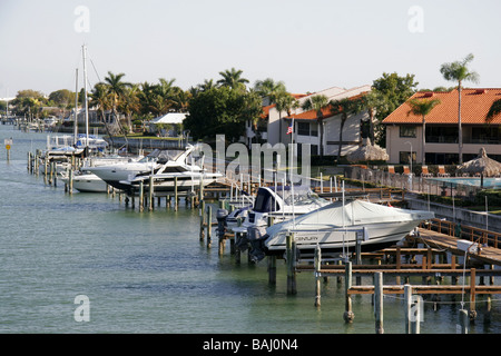 Ufergegendhäuser und Boote in der Nähe von Clearwater Florida USA Stockfoto