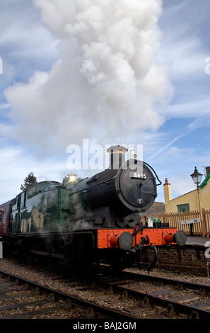 Dampfzug auf der West Somerset Railway an Williton Station Stockfoto