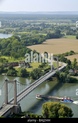 Hausboot am Ufer bei Les Andelys France Stockfoto