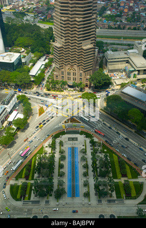 Blick von Petronas Twin Towers Skybridge PTT Gärten und Kuala Lumpur Stadt Stockfoto