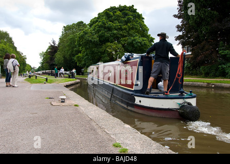 Schmale Boote an Fradley Verzweigung ist eine Kreuzung zwischen den Trent & Mersey und Coventry Kanälen Staffordshire, England, UK. Stockfoto