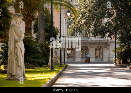 Frankreich, Alpes Maritimes, Menton, Palais Carnoles (Carnoles Palast), statue Stockfoto