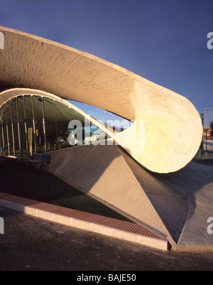 Lokalen Busbahnhof, Caceres-Extremadura, Spanien, Justo Garcia Rubio, lokalen Bus Station Detail eine seitliche Schleife. Stockfoto