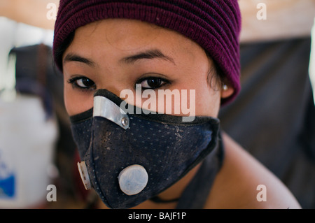 nepalesische Frauen bei der Arbeit in der Fabrik Stockfoto