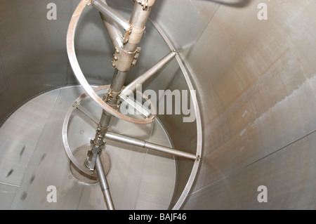 Gärung Tank innere Schraube zum Aufbrechen der festen Materie f e Trimbach Mittagsmenue Elsass Frankreich Stockfoto