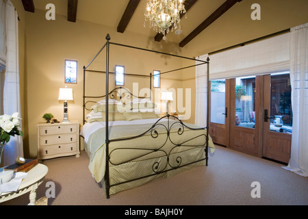 Schlafzimmer in Luxusresidenz Stockfoto