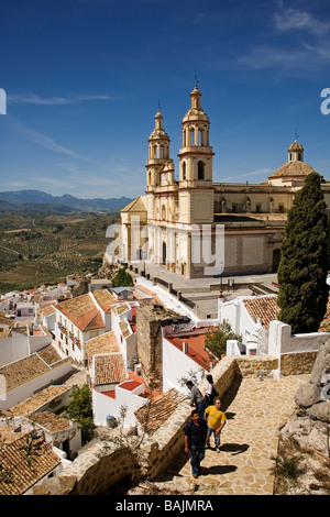 Kirche Nuestra Señora De La Encarnación in Olvera weißen Dörfer Sierra de Cadiz Andalusien Spanien Stockfoto