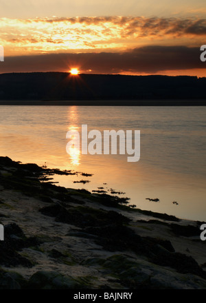 Morecambe Bay Sonnenuntergang über die Kent-Mündung bei Arnside in Cumbria Stockfoto