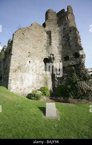 Stadt von Swansea, Südwales. Swansea Burgruinen aus Vorburg Straße betrachtet. Stockfoto