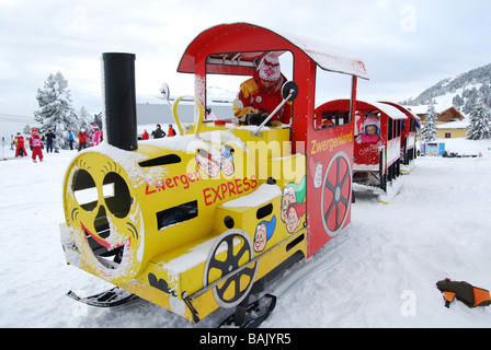 Skizug zur Penkenbahn Mayrhofen Österreich Stockfoto