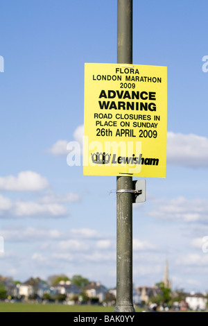 Erweiterte Warnung der Road Closure London Marathon Blackheath London UK Stockfoto