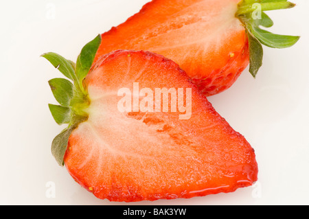 In Scheiben geschnittenen Erdbeeren rote Frischobst Stockfoto