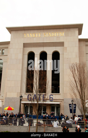 Der Haupteingang Tor 6, das Yankee Stadium während Öffnung Woche 2009. Stockfoto