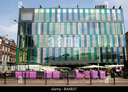 Idea Store in Whitechapel Road London das Gebäude wurde von Adjaye Associates entworfen. Stockfoto