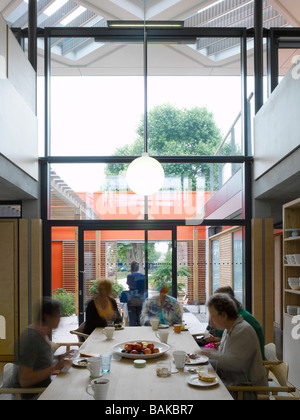 Maggie's Centre, London, Vereinigtes Königreich, Rogers Stirk Harbour + Partner, Maggie Zentrum Innenraum. Stockfoto