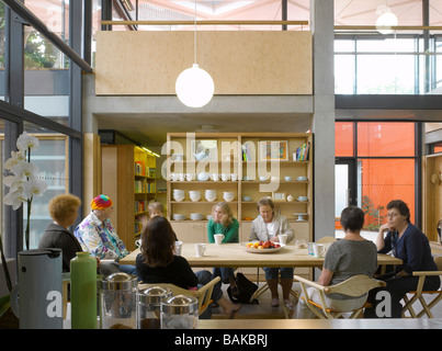 Maggie's Centre, London, Vereinigtes Königreich, Rogers Stirk Harbour + Partner, Maggie Zentrum Innenraum. Stockfoto