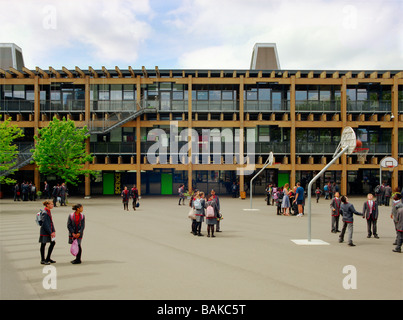 Mossbourne Community Centre, London, Vereinigtes Königreich, Richard Rogers Partnership, Mossbourne Gemeindezentrum Kopf im Überblick Stockfoto