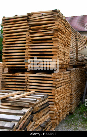 Lagerung für Stäbe zu Fässer Tonnellerie Gillet St Romain Côte de Beaune Burgund Frankreich Stockfoto