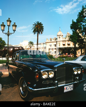 Ein Rolls-Royce im Grand Casino Monte Carlo Monaco MC MCO MON Fürstentum von Monaco Monte Carlo A Fomaus Rolly Royce Stockfoto