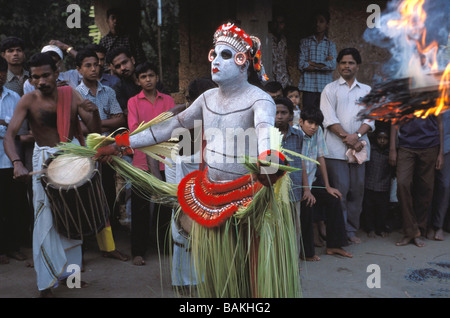 Indien, Bundesstaat Kerala, Kannur, Pallipram Kavu Tempel, Teyyam Gulikan, Teyyam ist ein Tanz-ritual Stockfoto