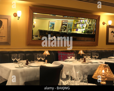 BELLAMYS RESTAURANT, SCHARNIERBLÄTTER, LONDON, VEREINIGTES KÖNIGREICH Stockfoto