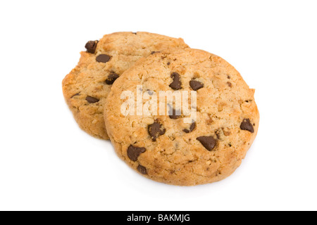 Haufen von Schokoladenkekse isoliert auf weißem Hintergrund. Schneiden Sie Ausschnitt Keks Kekse Cookie süße Snacks Stockfoto