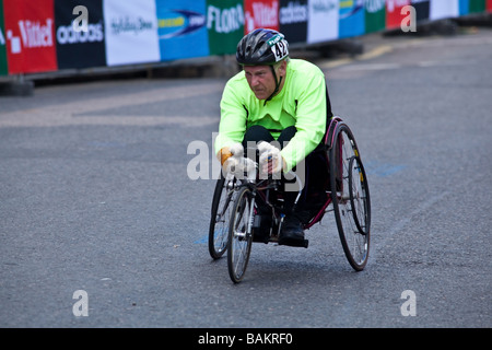 Herren Elite-Wheelchar Athleten bei den Flora London Marathon 2009 Cutty Sark Greenwich Stockfoto