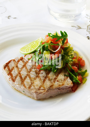 Thunfisch-Steak mit salsa Stockfoto