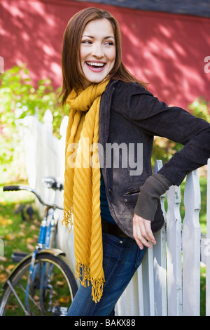 Glückliche Frau im freien Stockfoto