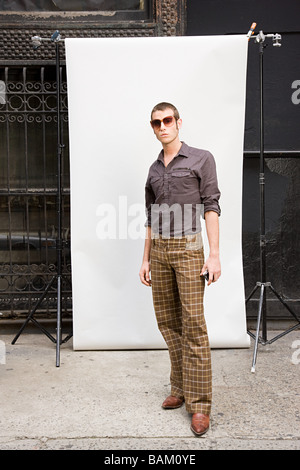 Stilvolle junger Mann Stockfoto