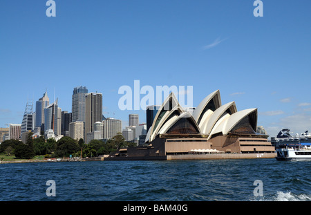 Sydney, Baujahr 2003, entworfen von Jorn Utzon, eines der markantesten Gebäude das Wort AustraliaView OfCity mit Opernhaus Stockfoto