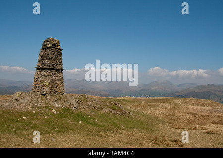 Gipfel Cairn auf Latterbarrow in der Nähe von Hawkshead, Lake District, Cumbria Stockfoto