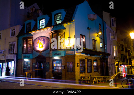 Brighton und Hove City Nacht Zeit Straßenszenen und Gaststätten mit sehr langsamen Verschlusszeit Stockfoto