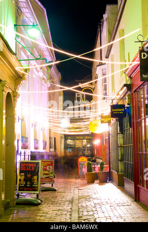 Brighton und Hove City Nacht Zeit Straßenszenen und Gaststätten mit sehr langsamen Verschlusszeit Stockfoto