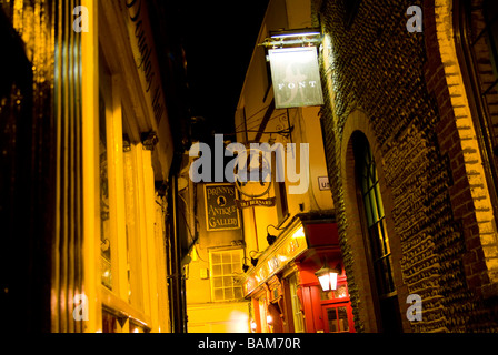 Brighton und Hove City Nacht Zeit Straßenszenen und Gaststätten mit sehr langsamen Verschlusszeit Stockfoto