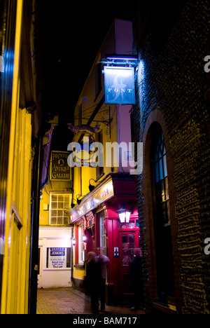 Brighton und Hove City Nacht Zeit Straßenszenen und Gaststätten mit sehr langsamen Verschlusszeit Stockfoto