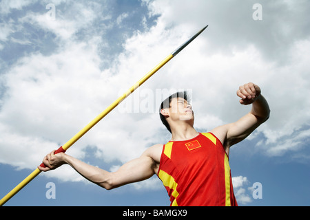 Porträt eines Sportlers mit Speer Stockfoto