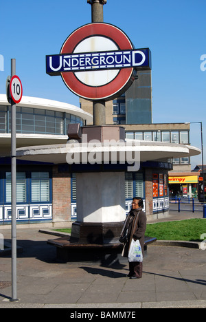 Southgate u-Bahnstation Art Deco Charles Holden Stockfoto