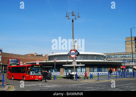 Southgate u-Bahnstation Art Deco Charles Holden Stockfoto