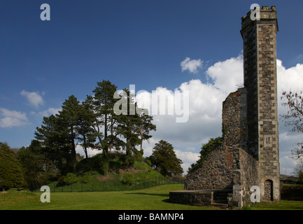 Motte und freistehende italienische Treppe Turm alles, was bleibt von Antrim Castle County Antrim-Nordirland Stockfoto